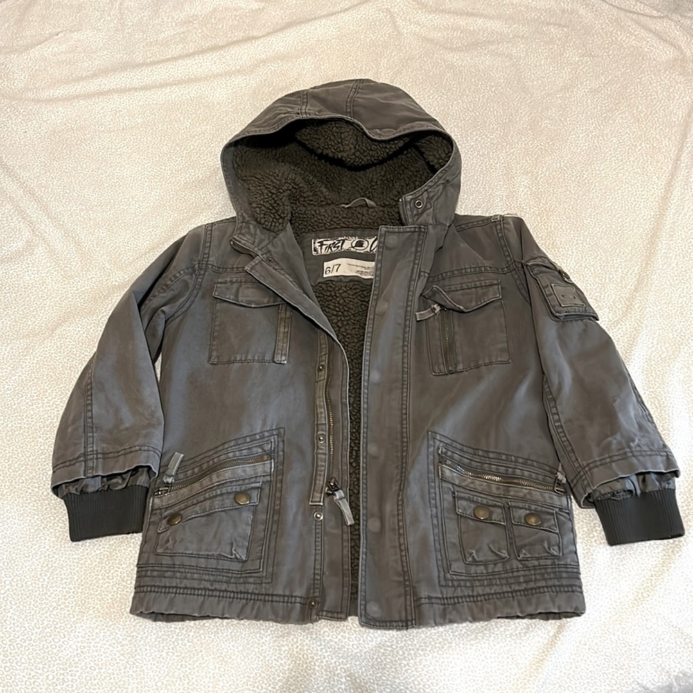 ❤️First Wave Boys 6/7 faux fur lined army green Cotton jacket. Zipper pockets